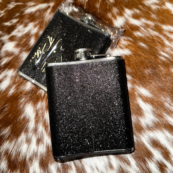 Black Glitter Flask - Picture 2 of 4